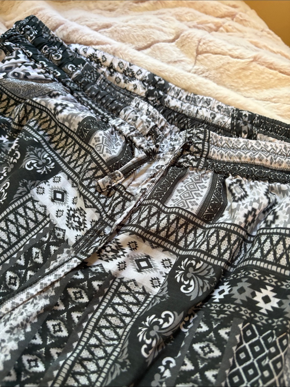 Tolani Black & White Patterned Wide-Leg Jumpsuit Pants - Picture 2 of 3